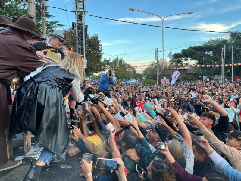 La Kreppelfest y una edici�n muy especial: cierra Daniel Lezica